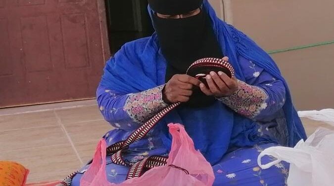 “الشهي” صناعة حرفية تشتهر بها صحراء الربع الخالي بمحافظة ظفار