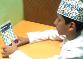 حمود البوسعيدي يتوج بالمركز الأول في المسابقة الأولى لمراكز الزبير للشطرنج