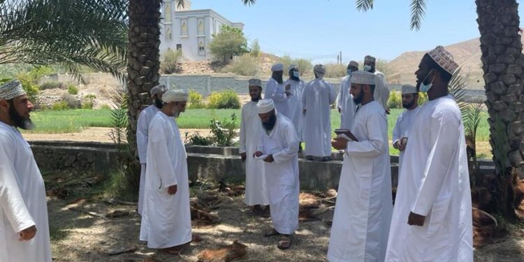 دورة تدريبية في زكاة الثمار بولاية الرستاق