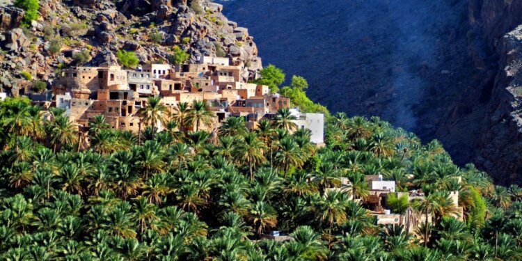 مسفاة العبريين.. قرية أثرية بين الجبال والطبيعة