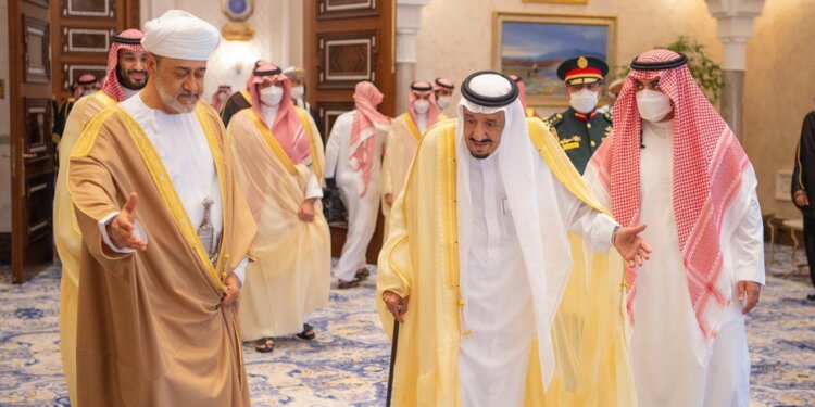 جلالة السلطان المعظم يغادر المملكة العربية السعودية