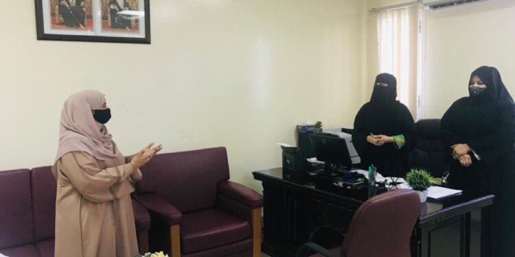 ليلى النجار تزور دائرة التنمية الاجتماعية بمصيرة