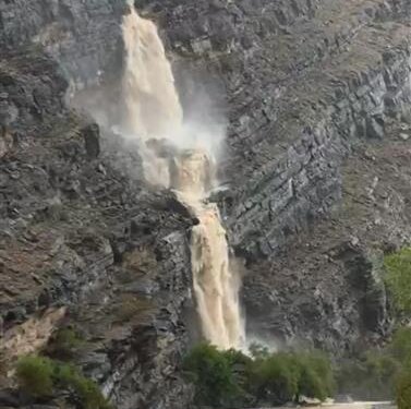 أمطار الخير على قرى وادي بني خروص بولاية العوابي