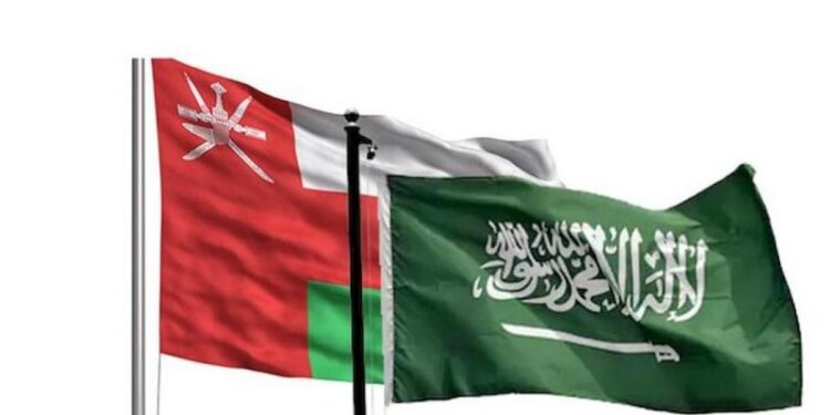 منها مجال الاستثمار والشباب والرياضة والإعلام .. التباحث والتوقيع على مشروعات اتفاقات بين السلطنة والسعودية