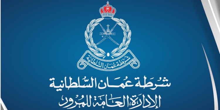 لسالكي طريق الرسيل بإتجاه الداخلية.. تعطل شاحنة مع بطء في حركة سير المركبات