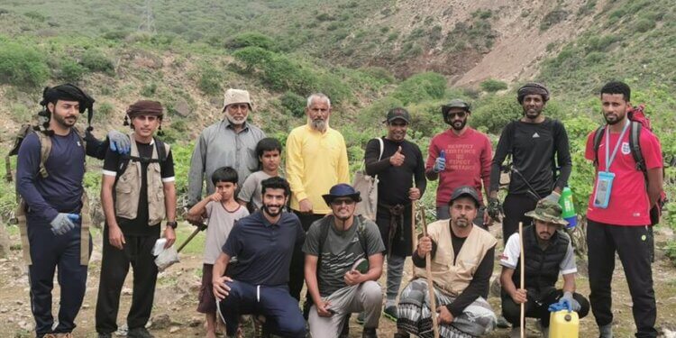 يقدر عمرها بنحو 300 سنة .. جهود حكومية وأهلية في إنقاذ أشجار التبلدي العملاقة