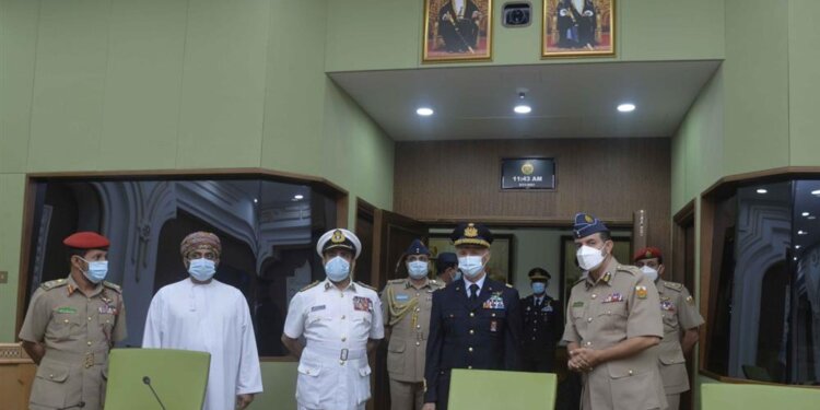 إنزو فيتشارلي يزور كلية الدفاع الوطني