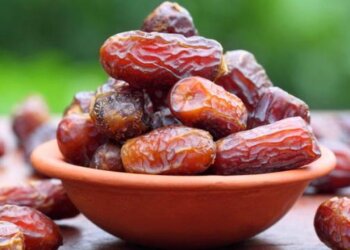 قريبًا .. تنظيم منافذ تسويقية لبيع التمور العُمانية