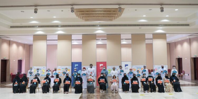 جمعية المرأة العمانية بولاية الكامل والوافي تختتم برنامج صيف التجربة للفئة الناشئة