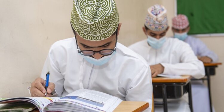 غداً الأحد.. أكثر من 700 ألف طالب وطالبة يبدؤون عامهم الدراسي الجديد