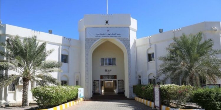 طالبات يحصدن المركزين الأول والثاني في مسابقة عربية