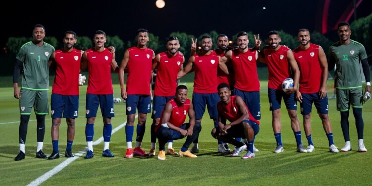 الأحمر يواجه النيبال وقطر ودياً