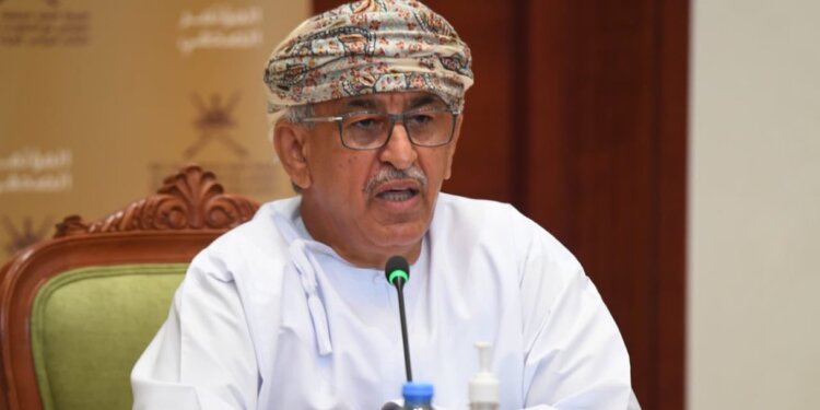 وزير الصحة: السلطنة في تحسُّن مستمر ومتواصل والأرقام مُريحة جدًا