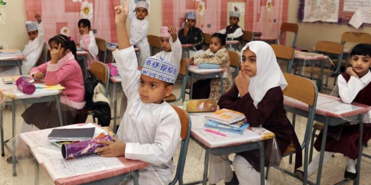 مع بداية العام الدراسي الجديد.. فرحة غامرة واستبشار بالعودة الحميدة لصروح العلم