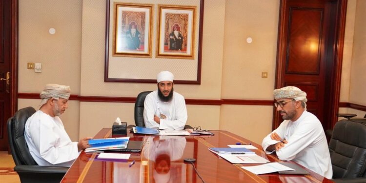 الهيئة العليا للرقابة الشرعية بالبنك المركزي العُماني تعقد اجتماعًا لها
