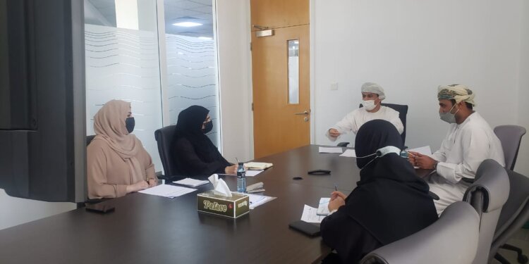 جلسة عمل مشتركة بين الجمعية العمانية للملكية الفكرية والمركز الوطني للإحصاء والمعلومات لتطبيق مسح قياس الوعي المجتمعي بالملكية الفكرية
