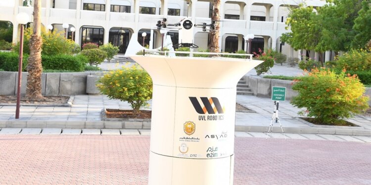 لأول مرة بجامعة السلطان قابوس .. “الدرون” لتسليم الطرود البريدية