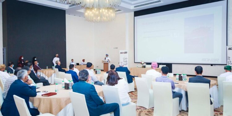 ميناء صحار يرسم آفاق توسعية واعدة في خدماته البحرية أمام وكلاء الشحن