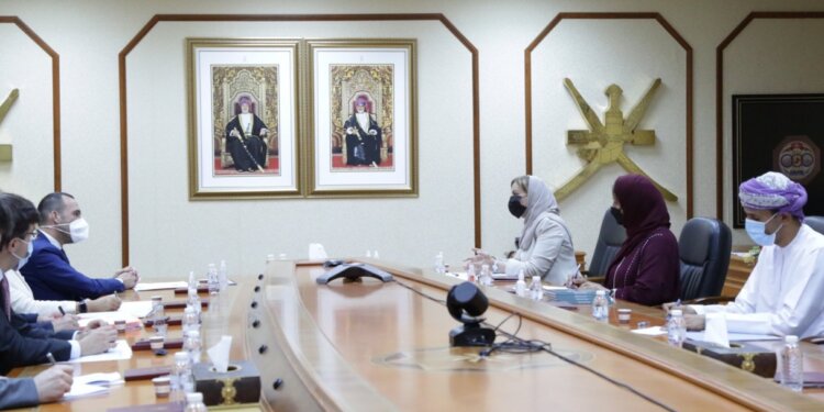 الصمصامية تستعرض مع المسؤول الإيطالي سبل تعزيز العلاقات التجارية