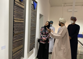تحت رعاية السيدة حجيجة آل سعيد.. صالة بيت مزنة تُدشن نشاطها الفني بمعرضٍ لأربعةٍ من الفنانين العُمانيين