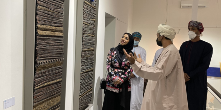 تحت رعاية السيدة حجيجة آل سعيد.. صالة بيت مزنة تُدشن نشاطها الفني بمعرضٍ لأربعةٍ من الفنانين العُمانيين