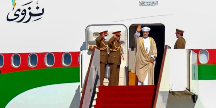 محفوفًا بعناية الله ورعايته جلالة السلطان المعظم يغادر البلاد متوجهًا إلى دولة قطر