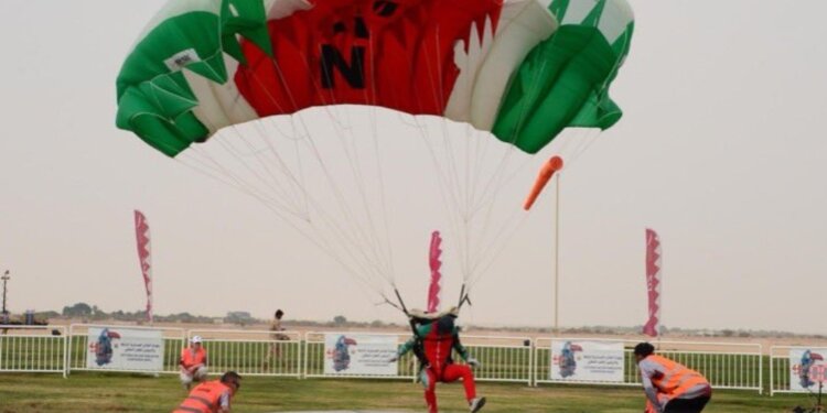 الفريق الوطني للقفز الحر يختتم مشاركته في “السيزم” بقطر