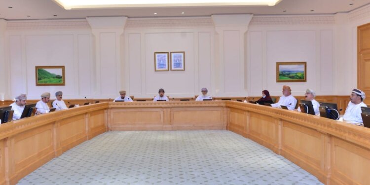 “تعليمية الشورى“ تناقش مبررات تعاقد وزارة التربية والتعليم مع معلمين وافدين    