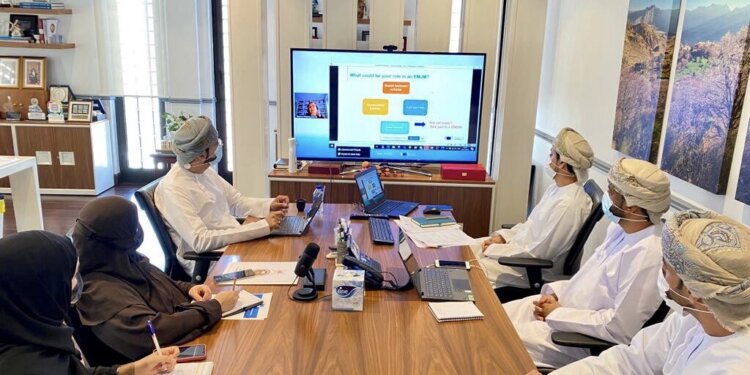 الجامعة تبحث فرصًا في (إراسموس بلس)