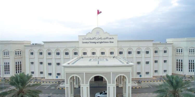 طالبتان من جامعة التقنية والعلوم التطبيقة تتأهلان لتمثيل السلطنة على مستوى الشرق الأوسط