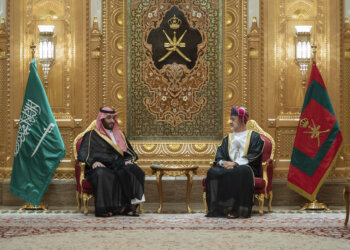 جلالةُ السُّلطان المعظم ووليّ العهد السعودي يعقدان جلسة مباحثاتٍ رسميّة