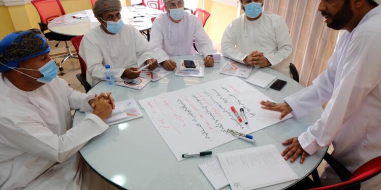 مهارات الإبداع والإبتكار لموظفي محافظة مسقط وقطاعات العمل البلدي المختلفة