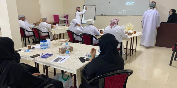 برنامج لصقل مهارات منسقي الشؤون المدرسية بتعليمية البريمي