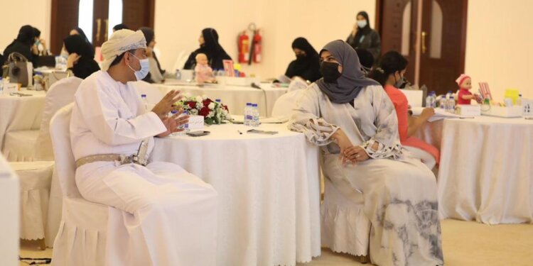 صحية مسقط تنظم حلقة تدريبية حول برنامج التحصين الموسع