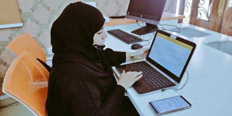 شرح دليل مسابقات الروبوت والذكاء الاصطناعي لمدربي الفرق بتعليمية البريمي