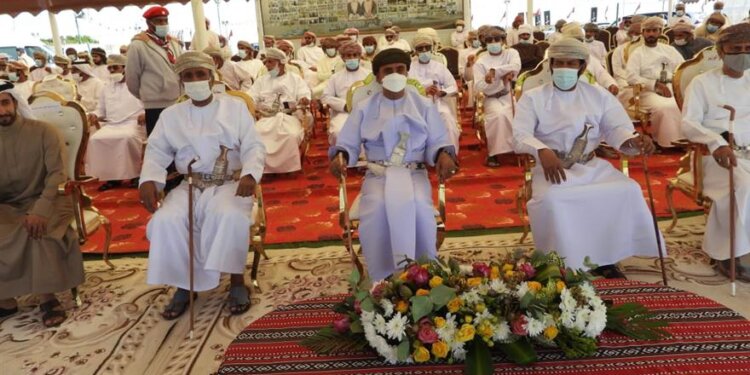 اختتام فعاليات مهرجان نيابة حمراء الدروع لمزاينة الإبل بولاية عبري