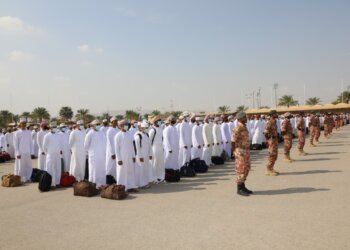 فوج جديد من المواطنين الباحثين عن عمل يلتحقون بالتدريب العسكري