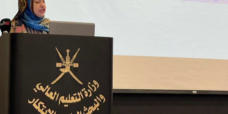 “المحروقية” تدير حلقة عمل حول” أسس وضوابط إنشاء مراكز التميز البحثي بمؤسسات التعليم العالي”