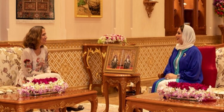 السيدة الجليلة تستقبل سفيرة جمهورية كولومبيا