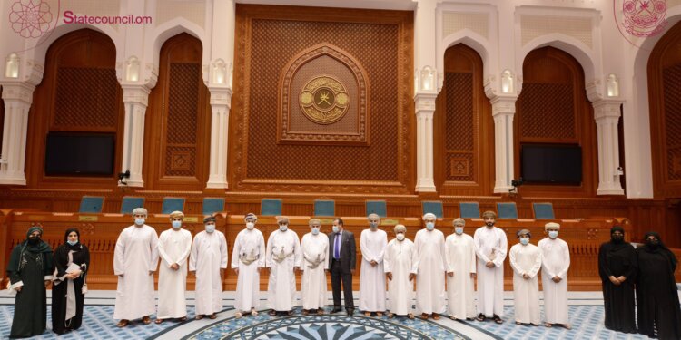 طلبة الكلية الحديثة للتجارة والعلوم يقومون بزيارة إلى مجلس الدولة