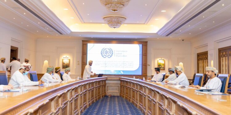 “باعوين” يترأس اللقاء التعريفي للجنة الرئيسية الثلاثية للحوار الاجتماعي