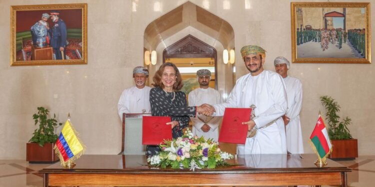 الإعفاء المتبادل من تأشيرات الدخول بين سلطنة عُمان وكولومبيا