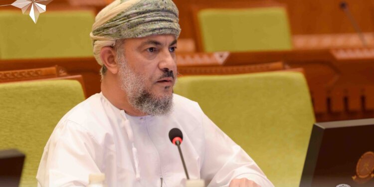 “اليحمدي” يلقي بياناً حول مساعدة المتضررين من جائحة كورونا من فئتي: رواد الأعمال والمسرحين من أعمالهم