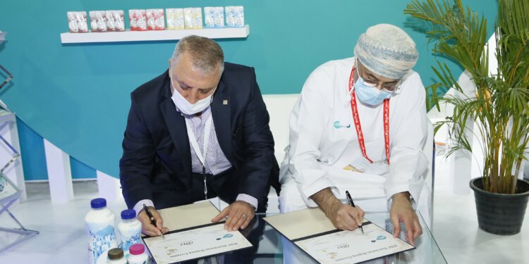 اتفاقية: “مزون للألبان” توزع منتجاتها في الإمارات