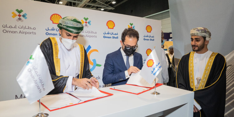 “عُمان شل” تتعاون مع “مطارات عُمان” لتدشين مشروع الهيدروجين الأخضر للتنقل