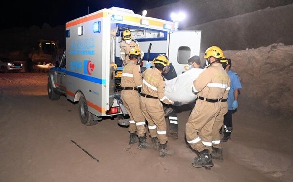 انتشال شخصين مفارقين للحياة.. وعمليات البحث مستمرة عن 6 أشخاص آخرين