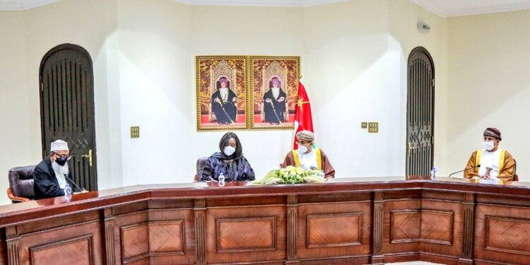 الحبسي يلتقي بوزيرة الخارجية بجمهورية كينيا
