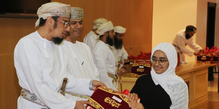 تكريم 158 من الطلبة المجيدين في مسابقتي حفظ القرآن الكريم وإتقان التلاوة