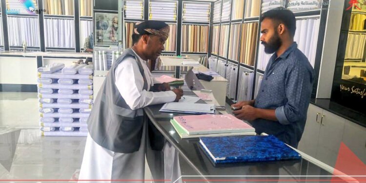 حملات تفتيشية للتأكد من المواصفات الخاصة بالدشداشة العُمانية