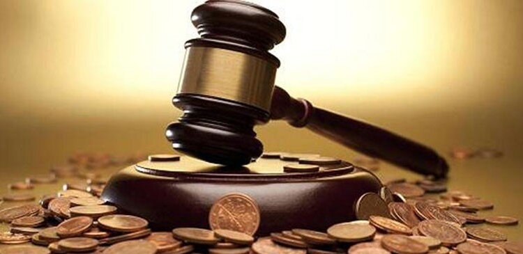 ما حكم من قام بتسهيل معاملة من شأنها النيل من المال العام شرعًا؟